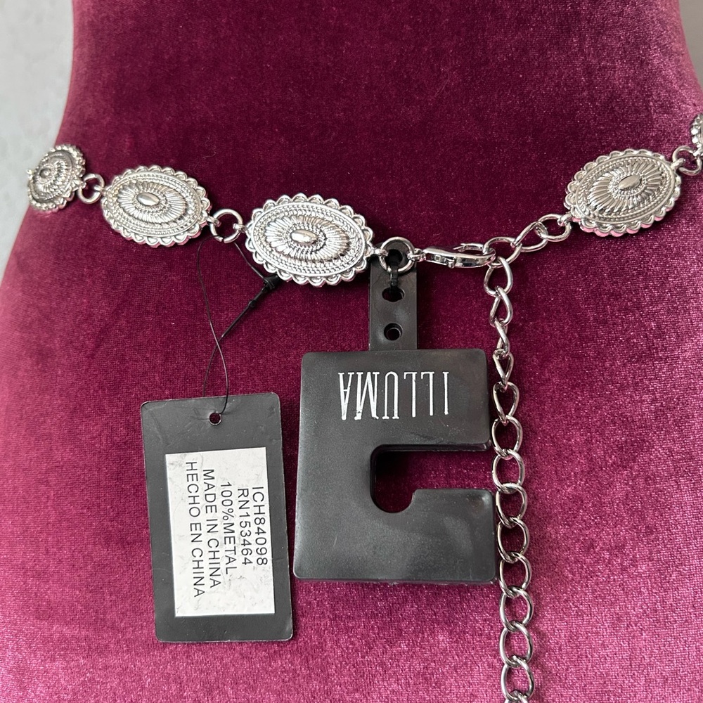 Illuma Women’s Silver Concho Statement Belt NWT - Picture 4 of 8